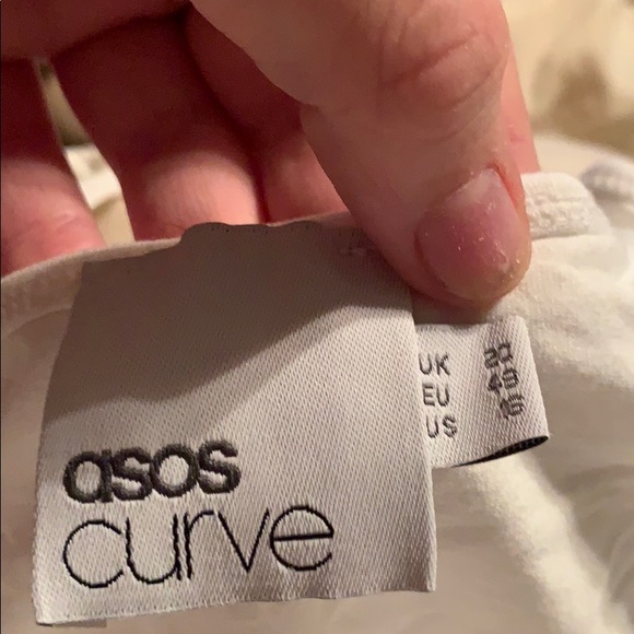 White tank top - Picture 2 of 5